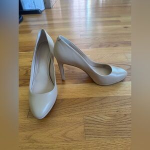 Banana Republic Pumps